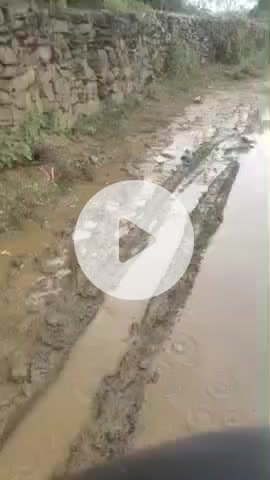 ग्राम रनिकपुरा में रास्ता खराब ग्रामीण परेशान