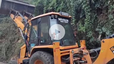 बीरोंखाल: सड़क चौड़ीकरण व सुधारीकरण के नाम पर ग्रामीणों ने विभागीय लापरवाही और ठेकेदार पर मनमानी का लगाया आरोप