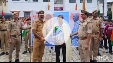 बिधूना: अछल्दा थाना प्रभारी पंकज मिश्रा ने गोल्ड मेडलिस्ट निकिता को किया सम्मानित