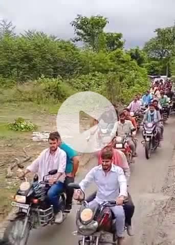 विभूतिपुर: विभूतिपुर में प्रत्याशी के द्वारा निकाला गया बाइक रैली बड़े पैमाने पर लोग हुए शामिल