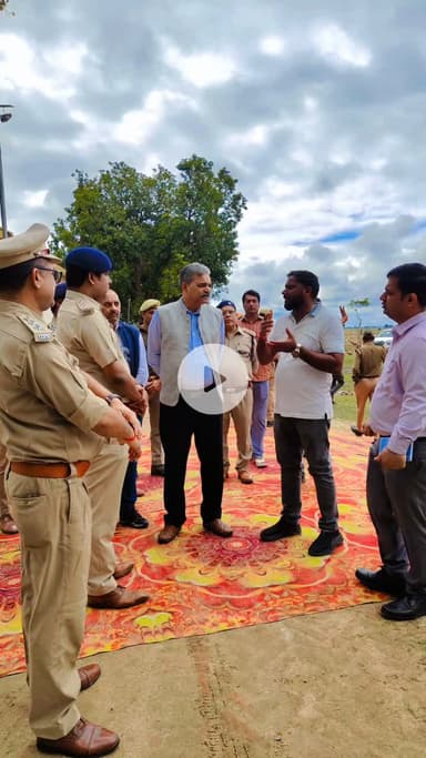 आज सोहगीबरवा जंगल सफारी का 25/26 सत्र  उद्घाटन सदर विधायक श्री जय मंगल कनौजिया जी , क्षेत्रीय अधिकारी श्री ऐ के सिंहा जी, डीएफओ निरंजन सर्वे जी के द्वारा हुआ ।
#forest #maharajganj #chauk #sohgibarwajunglesafari #explore #nature @jaimangal_