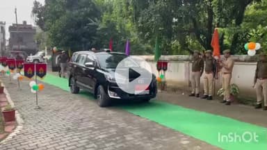 हरदोई: रिजर्व पुलिस लाइन में 'यातायात माह' का शुभारंभ, जागरूकता रैली को डीएम ने हरी झंडी दिखाकर किया रवाना