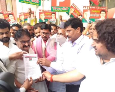 बिल्हौर: बिल्हौर में स्वतंत्रता संग्राम सेनानी की प्रतिमा हटाने पर विरोध, सपा कार्यकर्ताओं ने एसडीएम को सौंपा ज्ञापन