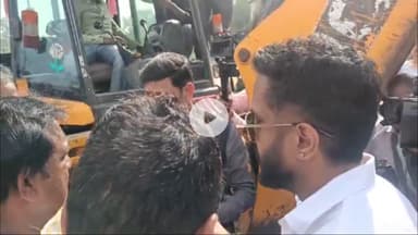 इंदौर: बीआरटीएस तोड़ने का कार्य शुरू, महापौर ने जेसीबी का पूजन कर शुभारंभ किया