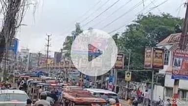 देवघर: नगर थाना क्षेत्र के वीआईपी चौक से टावर चौक तक वाहनों का लंबा जाम, राहगीर परेशान