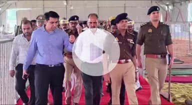 हाथरस: DM/SP ने मुख्यमंत्री सामूहिक विवाह व ट्राईसाइकिल वितरण कार्यक्रम की तैयारी के लिए जिला स्पोर्ट्स स्टेडियम का किया निरीक्षण