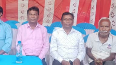 बलियापुर: दो दिवसीय फुटबॉल प्रतियोगिता के फाइनल में पहुंचे विधायक, खिलाड़ियों को पुरस्कार दिया