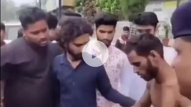 इंदौर: सरेराह हिंदू युवती से बदसलूकी, बजरंग दल कार्यकर्ताओं ने आरोपियों को पीटकर पुलिस को सौंपा