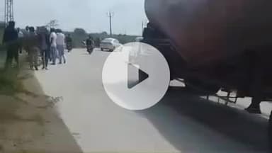 पीपलदा: इटावा गेता मार्ग पर ट्रोला ने बाइक को मारी टक्कर, पति-पत्नी की मौत, बालक घायल, शव मोर्चरी में रखवाए गए