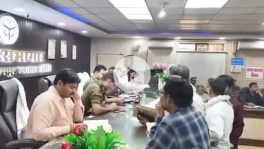 लखीमपुर: सदर तहसील परिसर में SDM अश्विनी कुमार सिंह की अध्यक्षता में चल रहा तहसील समाधान दिवस, दूर-दराज से फरियादी पहुंच रहे हैं