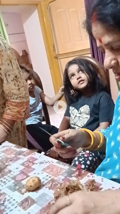 बच्चों की बातें और उनकी बुद्धिमत्ता का जवाब नहीं। जाते हुए दोनों बहनों की अनकही सुनिए मित्र। जय हिन्द 🙏