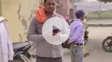 हाथरस: गांव धौरपुर के पास अज्ञात वाहन की टक्कर से बाइक सवार व्यक्ति की मौत, परिजनों में मचा कोहराम, पुलिस ने कराया पोस्टमार्टम