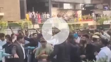 झांसी: झांसी के खिलौना मल्टीप्लेक्स में पहुंचे दीवाने, मूवी के एक्टर हर्षवर्धन राणे