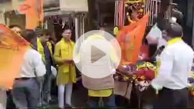 झांसी: बागेश्वर धाम सुन्दरकाण्ड मण्डल झांसी की टीमों ने सनातन एकता पदयात्रा के लिए झांसी महानगर में व्यापारियों को दिया आमंत्रण