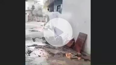 झांसी: महेंद्रपुरी कॉलोनी में पाइपलाइन लीक होने से हजारों गैलन पानी सड़क पर व्यर्थ, वीडियो हुआ वायरल