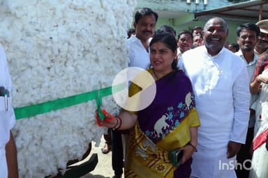 నెక్కొండ: నెక్కొండ లో పత్తి కొనుగోలు కేంద్రాన్ని ప్రారంభించిన ఎమ్మెల్యే