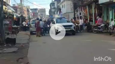 कहरा: निर्दलीय प्रत्याशी रमेश साह ने गांधी पथ सहित मुख्य बाजार में किया रोड शो