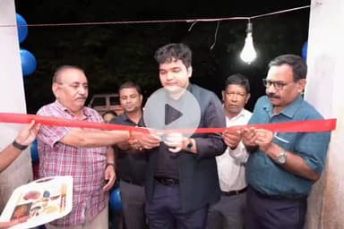 पाकुड़: उपायुक्त मनीष कुमार ने स्वयं ब्लड सेंपल जांच कर किया नाइट ब्लड सर्वे का शुभारंभ #pakur #helth #faileria #abhiyan