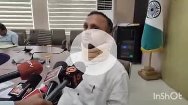 बारां: अंता विधानसभा उप चुनाव के लिए ईवीएम मशीनों का द्वितीय रैंडमाइजेशन मिनी सचिवालय सभागार कलेक्ट्रेट परिसर में किया गया