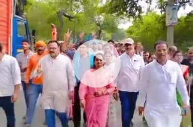 विभूतिपुर: विभूतिपुर में विधानसभा चुनाव की सरगर्मी तेज, हर दल के प्रत्याशी सड़कों पर उतरे