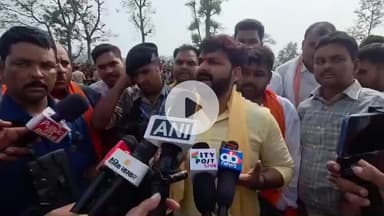 गोपालगंज: राजापट्टी में भाजपा प्रत्याशी मिथलेश तिवारी के प्रचार में पहुंचे पवन सिंह, कहा- बिहार में एनडीए की लहर