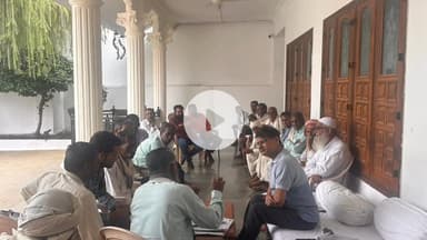 छपारा: पायली खुर्द गांव के लोग केवलारी विधायक के निवास ग्राम बर्रा पहुंचे