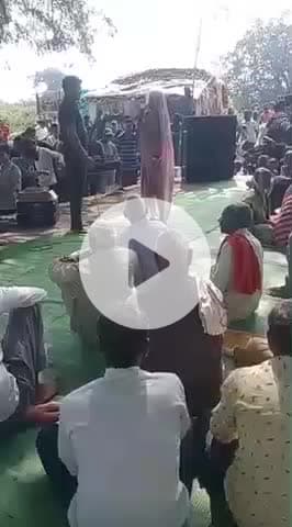 ग्राम पंचायत बड़खेरा तहसील रीठी जिला कटनी मध्यप्रदेश आदिवासी मुहल्ला में नसा मुक्ती आभीयन धरना प्रदर्शन किया गया है