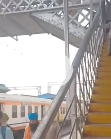 जगाधरी: यमुनानगर रेलवे स्टेशन पर श्रद्धालुओं की भारी भीड़, कपाल मोचन मेले में पंजाब से आ रहे हैं लोग