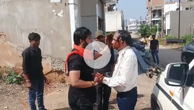 शिवसेना UBT मध्यप्रदेश उपराज्य प्रमुख विवेक पांडे सीधी द्वारा सिविल सर्जन डॉक्टर खरे का मुंह काला करने का शिवसेना UBT मध्य प्रदेश पूरा समर्थन करती है जो डॉक्टर निजी अस्पतालों में सेवाएं दे अपनी दुकान चला रहे हैं और अपनी जेब भर रहे हैं वे सर