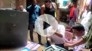 करपी: केयाल गांव में दो दिव्यांगों ने किया मतदान