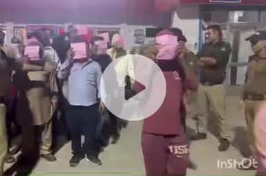 हरिद्वार: ज्वालापुर में खुलेआम सड़क किनारे शराब पी रहे 19 लोगों को ज्वालापुर पुलिस ने किया पकड़ा