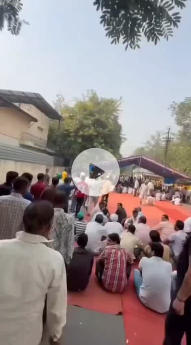 #नोएडा प्राधिकरण घेराव कार्यक्रम के दौरान @भारतीय_किसान_संगठन कार्यकर्ता।
#Bharatiya_Kisan_Sangathan  activists during a protest at the #Noida Authority office.
#राष्ट्रीय_अध्यक्ष
@National_President