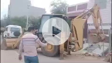 लाडपुरा: अनंतपुरा पुलिस ने अवैध मादक पदार्थ विक्रेता की टापरी पर चलाया बुलडोजर