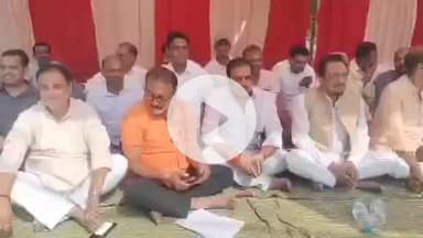 मेदिनीनगर (डालटनगंज): चाइबासा में एचआईवी संक्रमित खून चढ़ाने के दोषी कर्मियों की बर्खास्तगी को लेकर पलामू में भाजपा का धरना