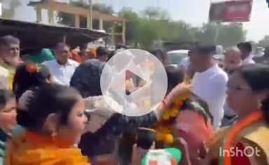 बारां: अंता उपचुनाव में कांग्रेस प्रत्याशी प्रमोद जैन भाया के समर्थन में जिला प्रमुख उर्मिला जैन का जनसंपर्क जारी