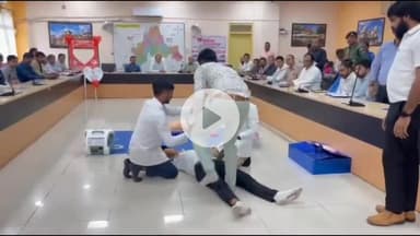 झालरापाटन: मिनी सचिवालय में सीपीआर ट्रेनिंग कार्यशाला आयोजित, अधिकारियों व स्काउट गाइड, सिविल डिफेंस को दी गई ट्रेनिंग