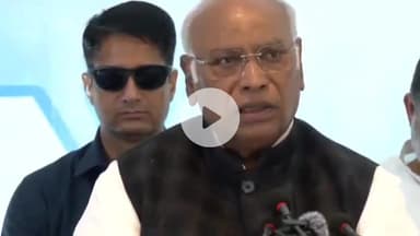 पटना ग्रामीण: मल्लिकार्जुन खरगे का नीतीश-मोदी पर हमला, बोले- महिलाओं को ₹10 हजार देना चुनावी जुमला