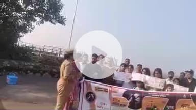 झांसी: मिशन शक्ति का शंखनाद, महिला थाना टीम ने किला और पार्कों में नए कानूनों की जानकारी दी