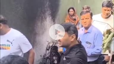 बेरमो: पीड़वाटांड़ में बाइक धू-धू कर जली, तेज धमाके से मचा हड़कंप