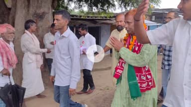 इंडिया गठबंधन झंडा में तीन तारा भाकपा माले उमीदवार राजगीर इंजीनियर  विश्वनाथ चौधरी