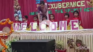 हरदोई: रेलवेगंज स्थित स्प्रिंग डेल्स स्कूल का 32वां वार्षिकोत्सव धूमधाम से मनाया गया, डाक्टर राजेन्द्र दत्त ने किया शुभारंभ