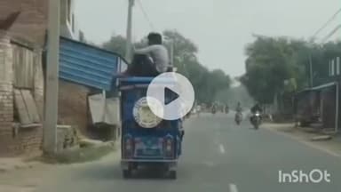 हरदोई: हरदोई में चालान के बाद भी ई-रिक्शा चालक नहीं सुधरे, छत पर बैठाई सवारी, वीडियो सोशल मीडिया पर वायरल