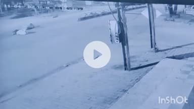 दुर्ग: कृष्ण टॉकीज रोड पर तेज रफ्तार कार ने 5 गायों को रौंदा, खौफनाक CCTV फुटेज हुआ वायरल