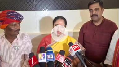 गोपालगंज: दिल्ली की मुख्यमंत्री रेखा गुप्ता ने कहा, जानवर का चारा खाने वाले नेताओं को वोट नहीं देगी जनता