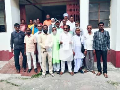 चास: झारखण्ड आंदोलनकारी संघर्ष मोर्चा के जिलाध्यक्ष के नेतृत्व में बोकारो उपायुक्त को सौंपा ज्ञापन