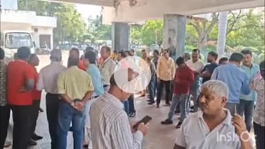 दुर्ग: सेक्टर 9 अस्पताल के निजीकरण के खिलाफ CITU ने किया घेराव, मेडिकल स्टाफ भी उतरे सड़क पर, SAIL प्रबंधन को दी धमकी