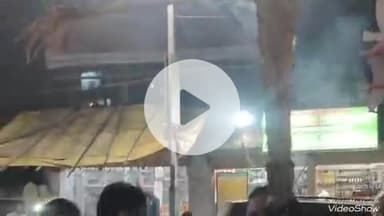 देवघर: शहर के व्यापारियों ने बाजला चौक पर झारखंड के मुख्यमंत्री हेमंत सोरेन का पुतला दहन किया