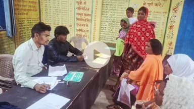 कैरो: पंचायत भवन में मनरेगा श्रमिकों के ई-केवाईसी के लिए शिविर, मुखिया ने कहा- प्रक्रिया पूरी न करने पर रद्द होंगे जॉब कार्ड