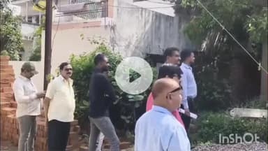 दुर्ग: भिलाई नगर निगम के दस्ते ने जोन 2 वार्ड 15 शांति नगर सड़क 2 में न्यायालय के आदेश पर जर्जर भवन को ढहाया