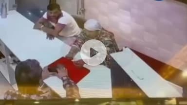 मुज़फ्फरनगर: दुकानदार के होश उड़ाए महिला चोरनी ने, सोने के झुमके पर किया हाथ साफ, CCTV कैमरे में कैद हुई महिला चोरनी की करतूत